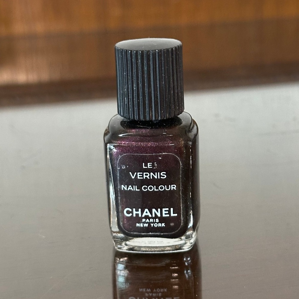 Chanel Le Vernis Nail Colour Cobra 91 Deep Shimmer Plum Black 0.44oz 13ml